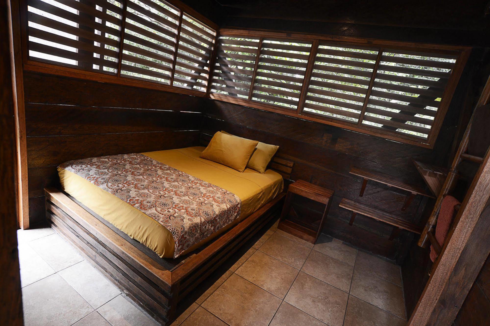 Jamu Lodge Puerto Montufar Exterior photo