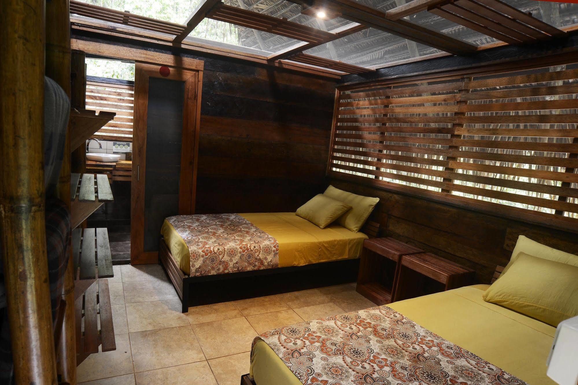 Jamu Lodge Puerto Montufar Exterior photo
