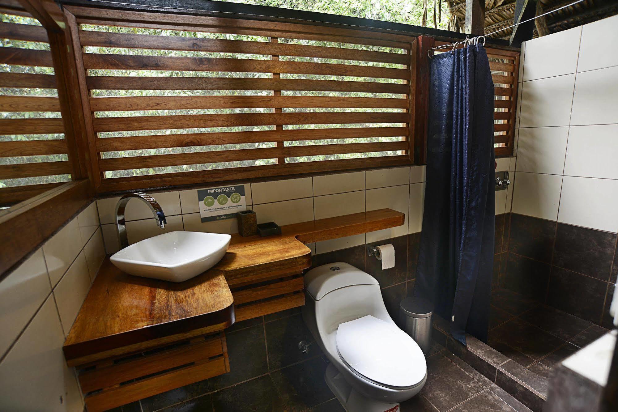 Jamu Lodge Puerto Montufar Exterior photo